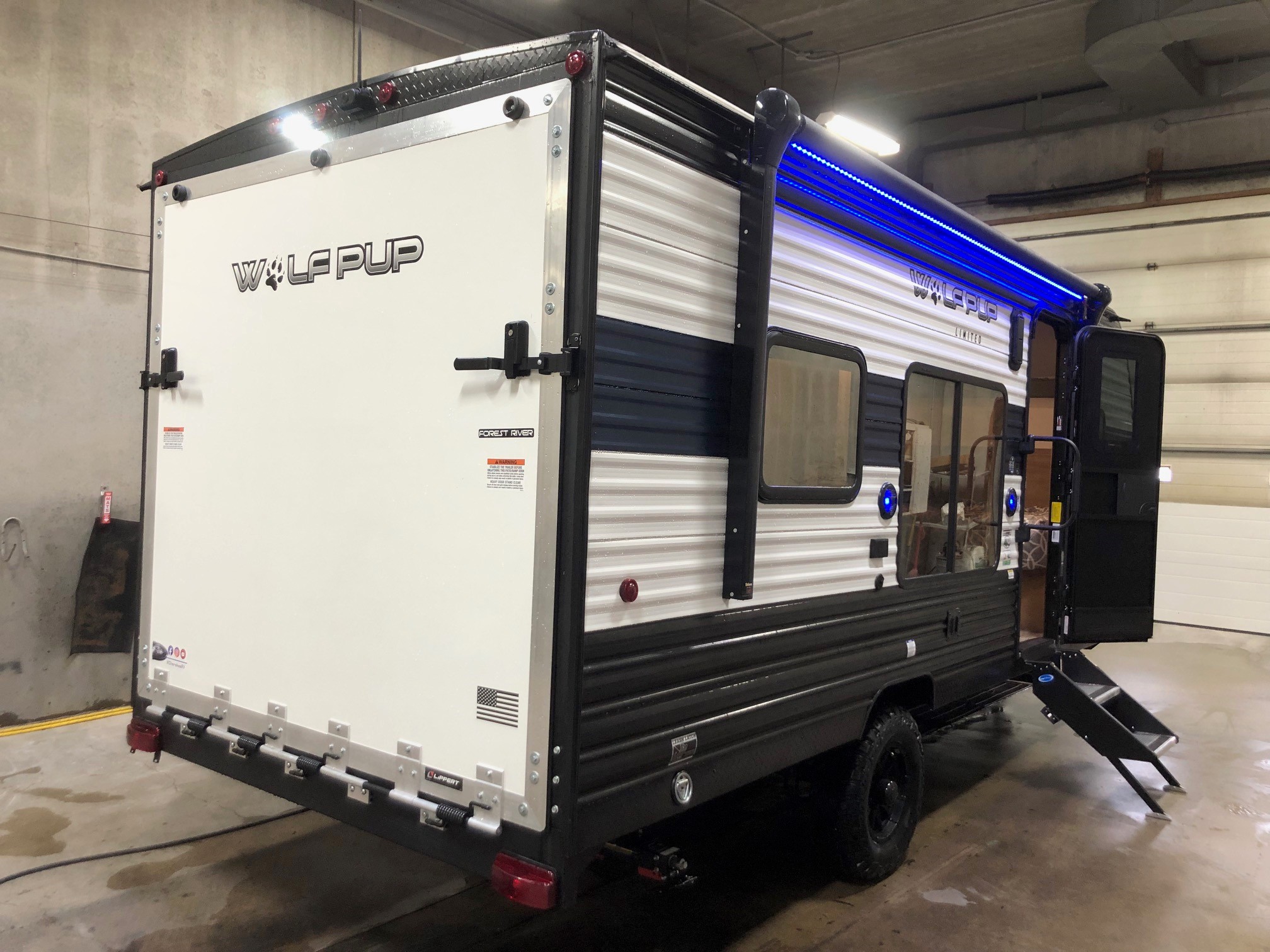 2024 Wolf Pup Limited 18RJBW Toy Hauler Camper Trailer RV Steinbach