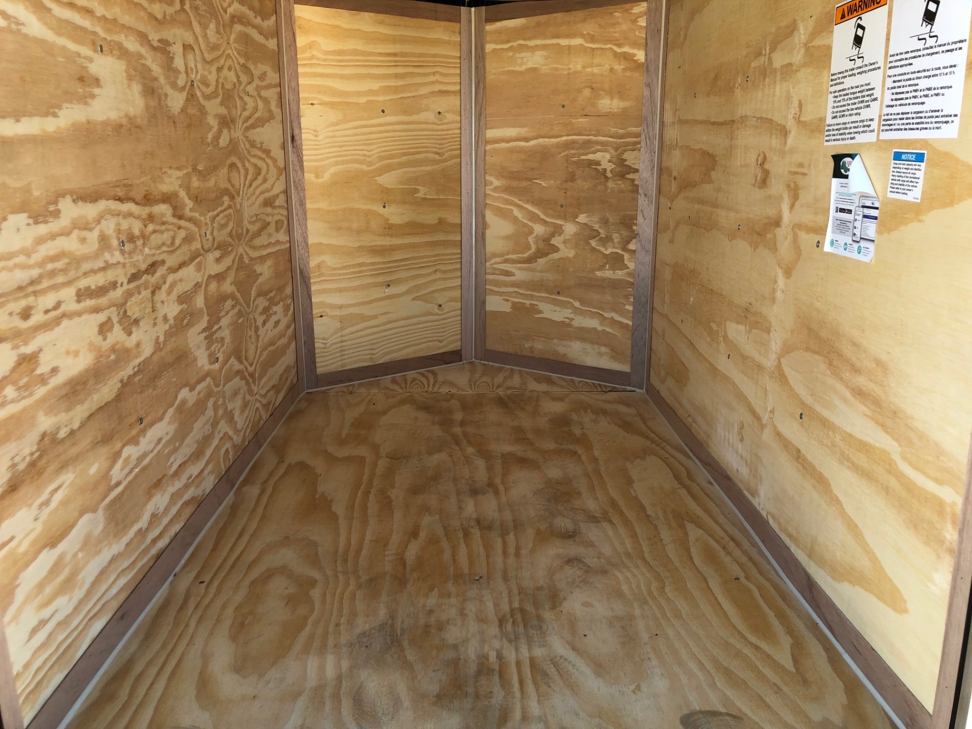 2025 Cargomate 5 X 8 Enclosed Cargo Trailer 2K Barn Door Steinbach