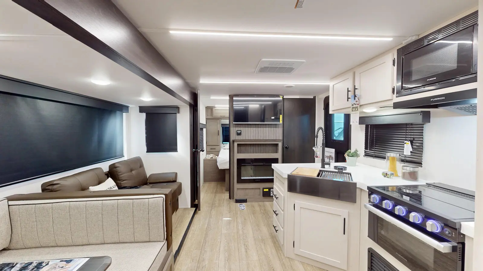 2025 Alpha Wolf Limited 280QBSL Bunk Room Camper Trailer RV